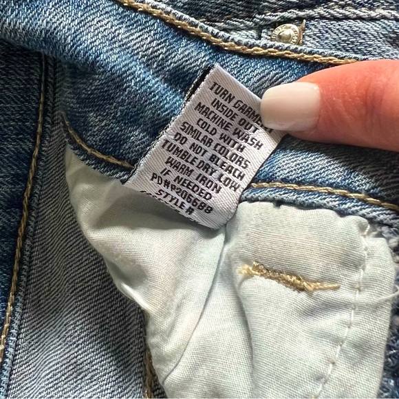 NWOT ALMOST FAMOUS LIGHT WASH AND HIGH WAISTED DENIM SHORTS WITH LACE TRIM - Picture 7 of 8